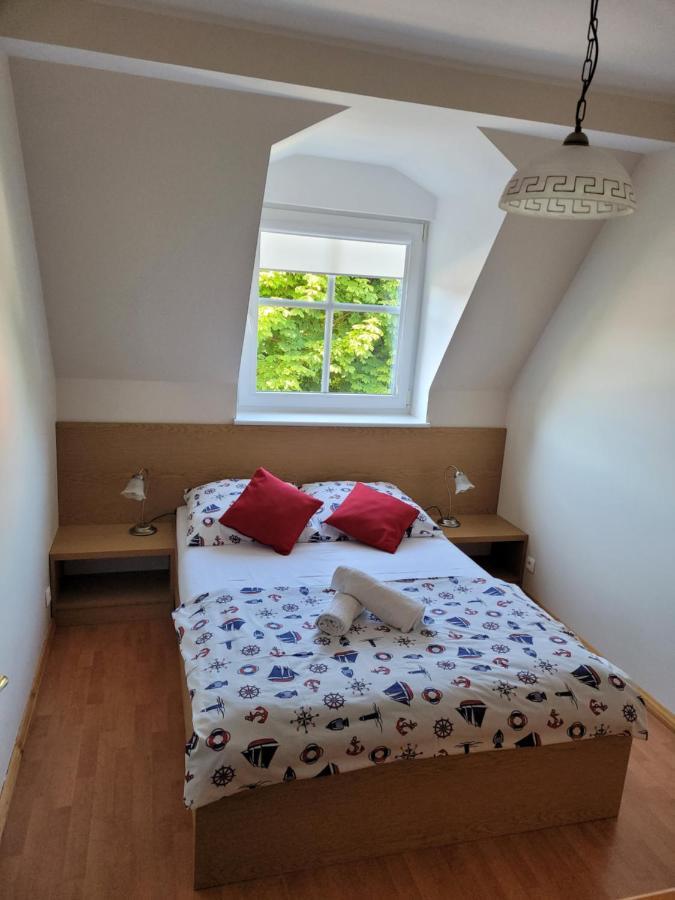 Dom Wczasowy Pod Zegarem Łeba Cameră foto